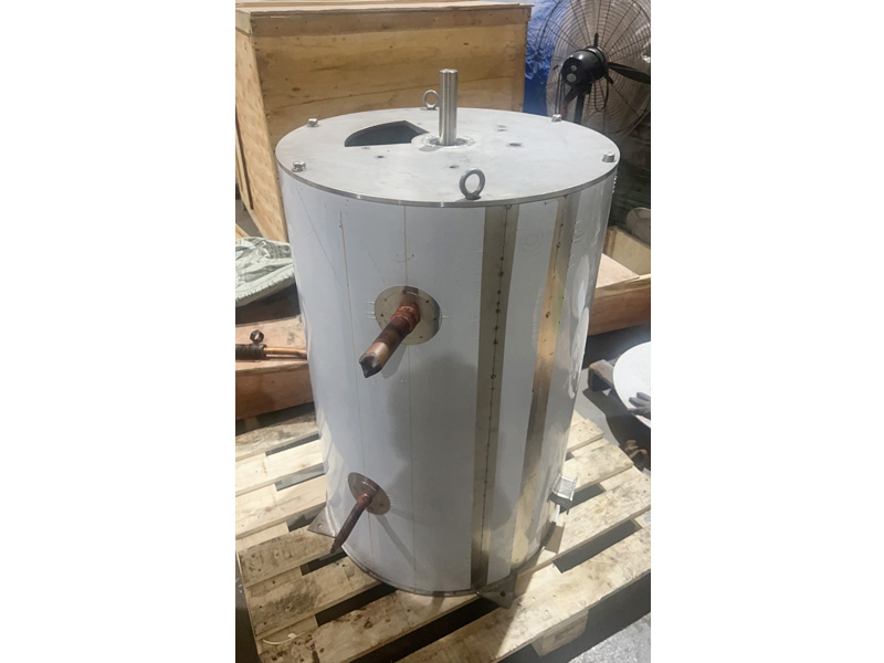 Small-sized flake ice evaporator